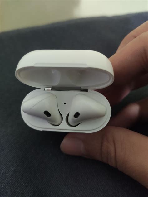 are there factory defective airpods